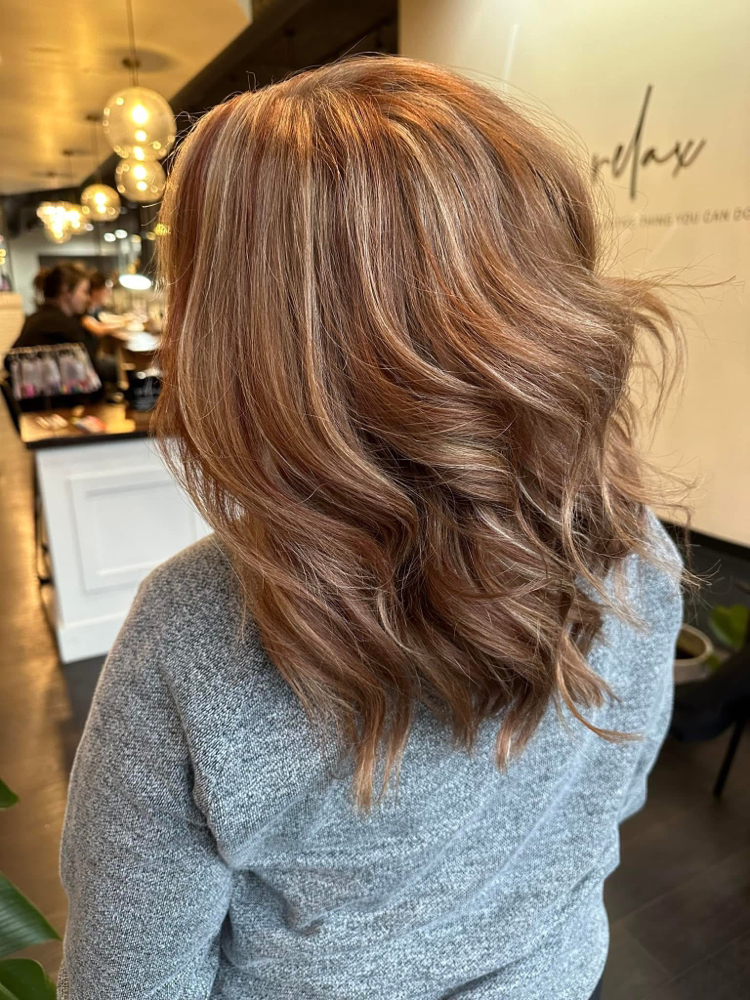 Mini Blonding at Hailee Gullett in Bellefonataine, OH
