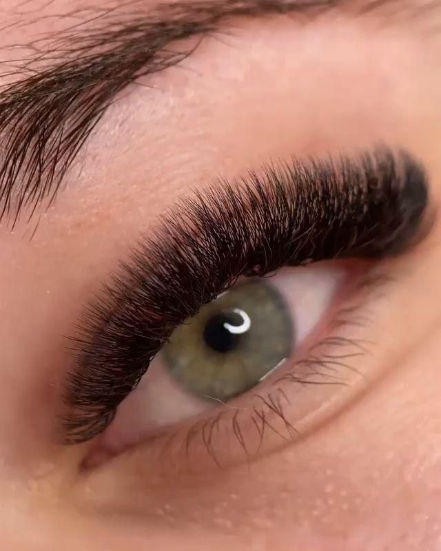 Full Volume Lash Extensions