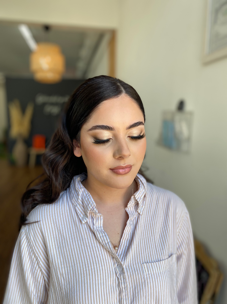 Makeup (In Salon/Non Travel)
