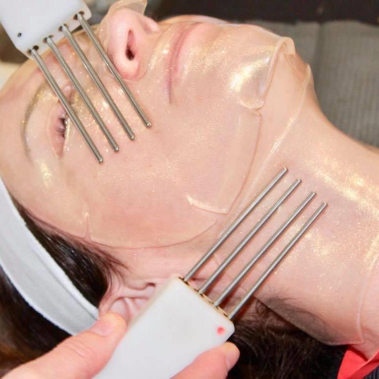 REVITALIZING NECK & FACE BOOSTER