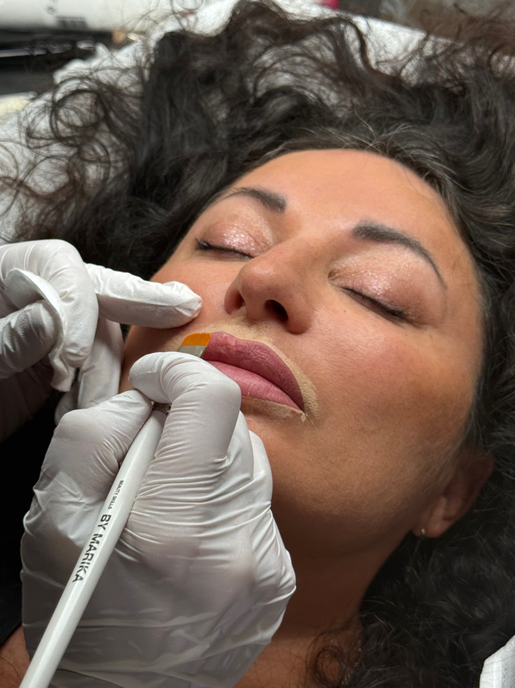 MODELS FOR LIP BLUSHING