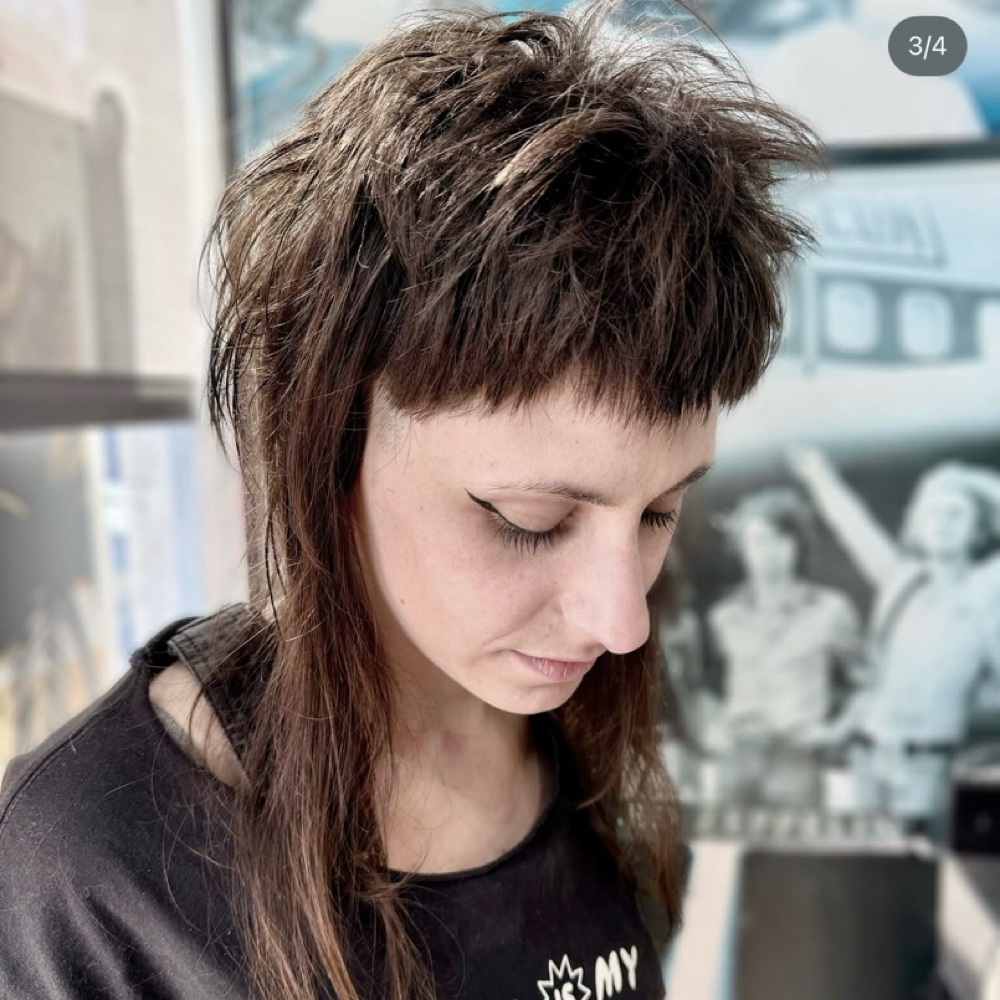 Bang Trim/ Neck Cleanup at Monster Manes in Chicago, IL