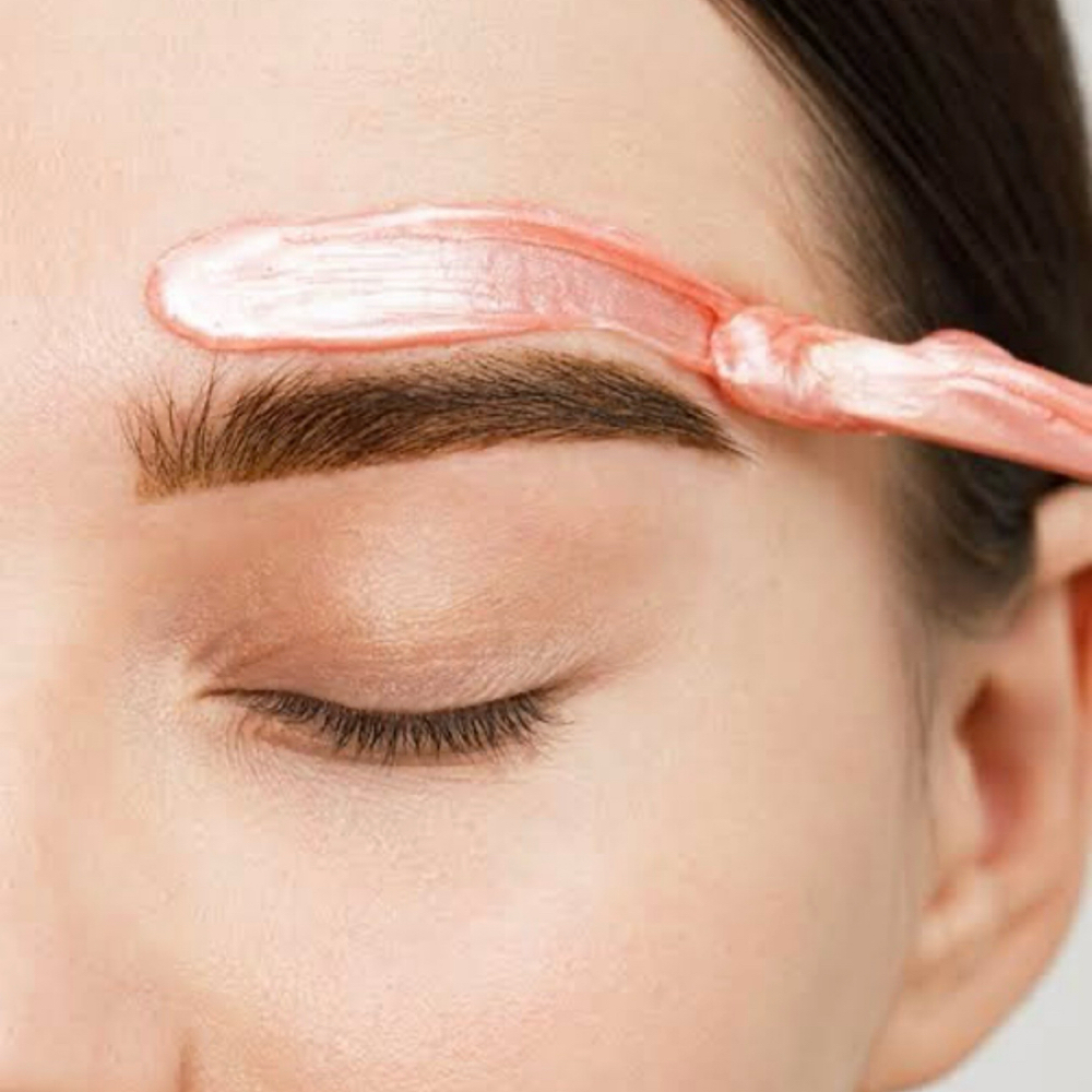 Eye Brow Wax at Lee Legacy in Willard, OH
