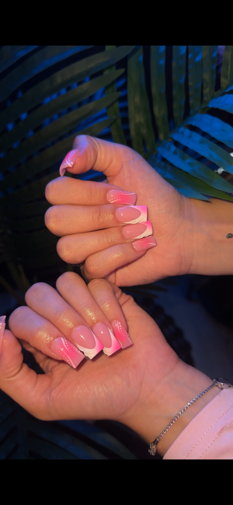 Family Sets🩷 at Riri Nailz in evansdale, IA