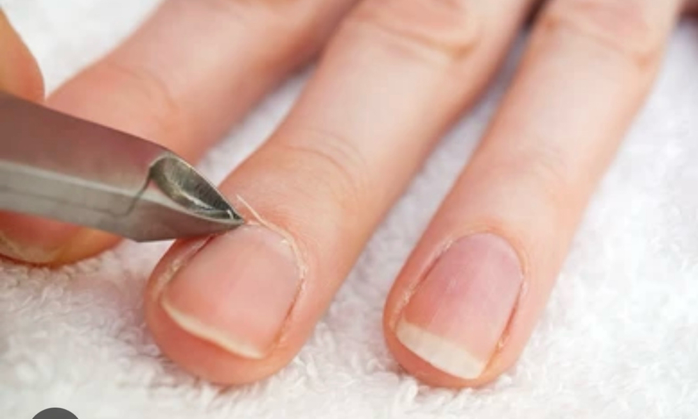 CUTICLE MANICURE