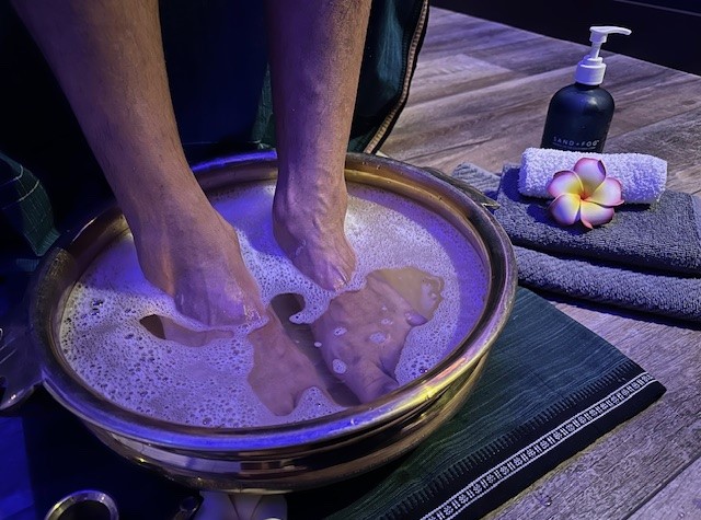 Relaxing Foot Soak+Foot Massage