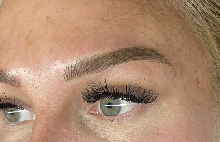 Brows touch up