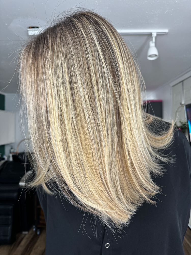 Blonding Tip-out at Toriirose Hair Artistry in San Antonio, TX