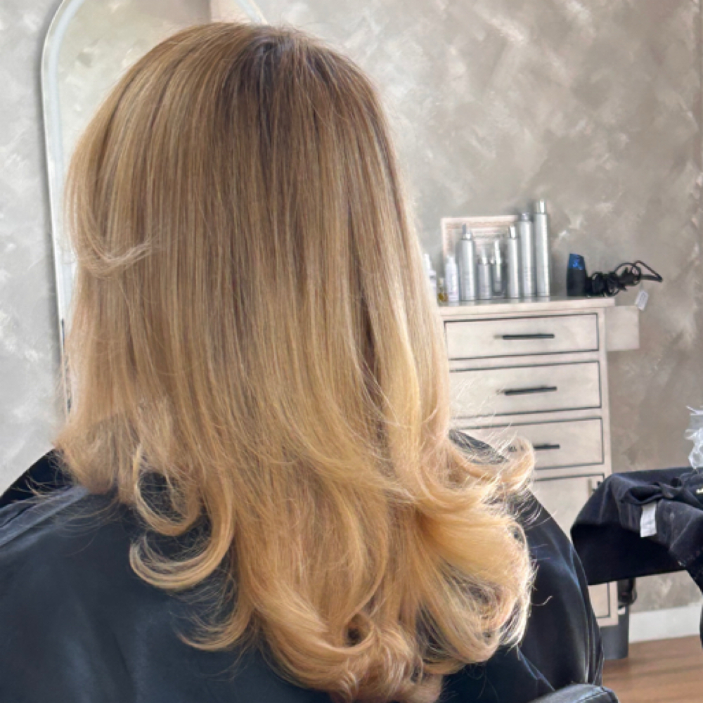 Voluminizing Blowout at Izzy_xhair in Downey, CA