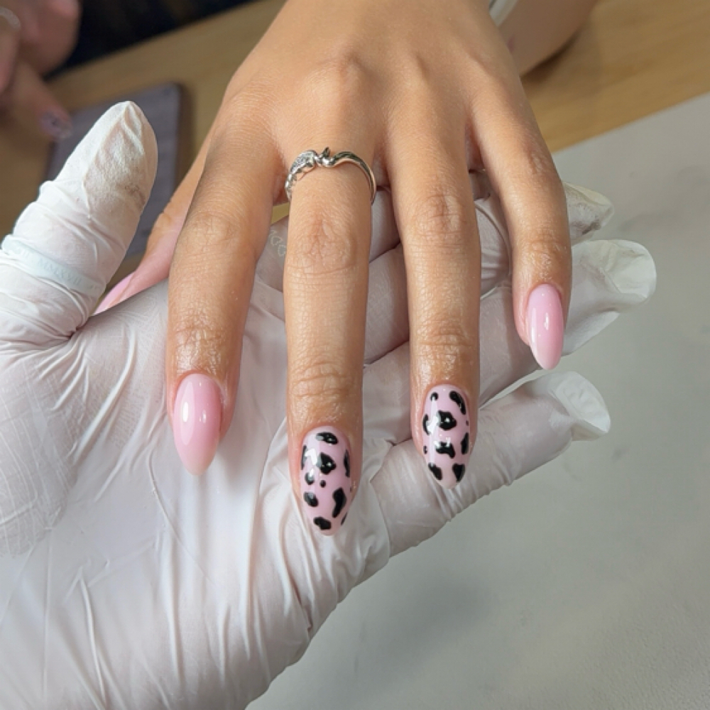 Soft Gel- Minimal Design at espinalnails in Northborough, MA