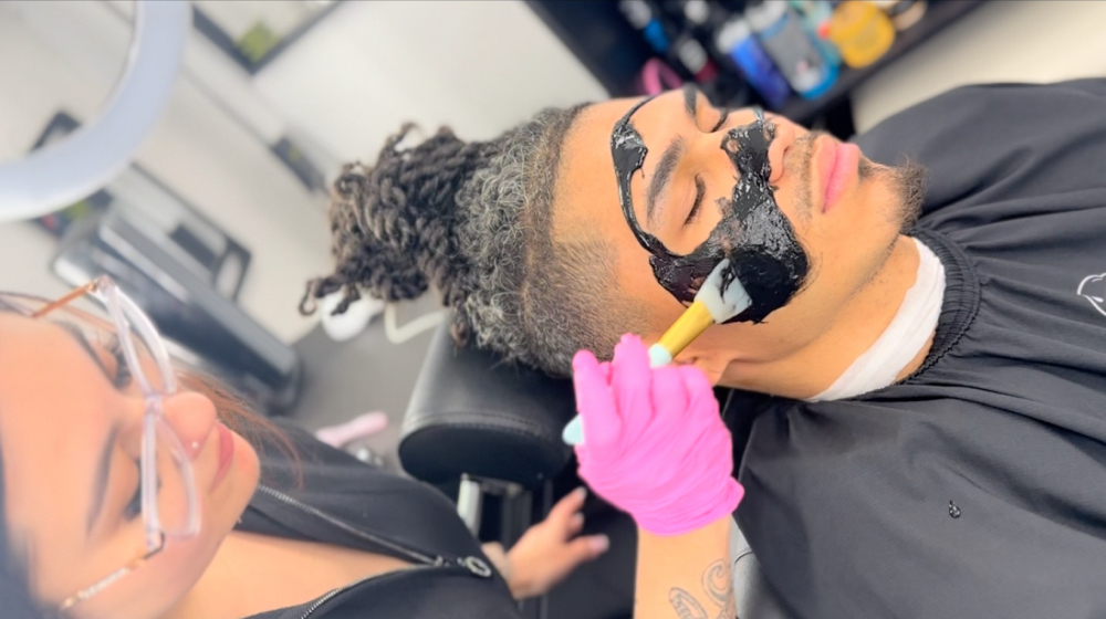 Mens Haircut *VIP Facial