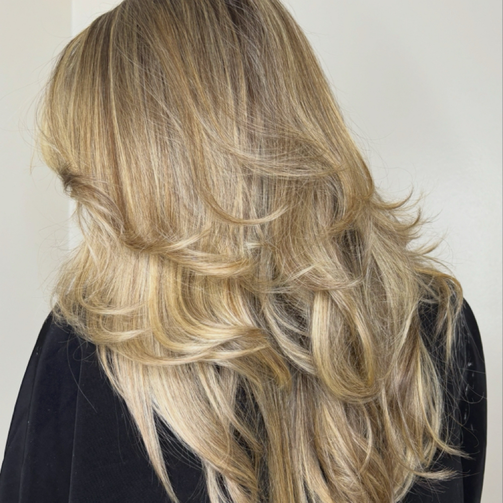 Classic partial blonding at Emily Thornton in Jacksonville, FL