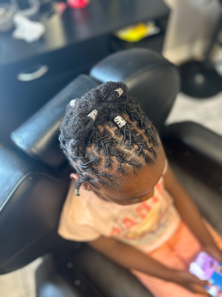 Retwist w/ Shampoo & Style (Kids)