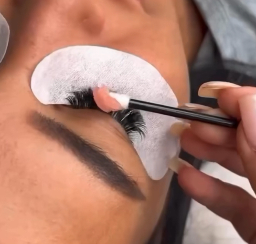 Lash Extension Removal