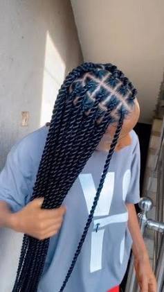 Medium Senegalese Twist