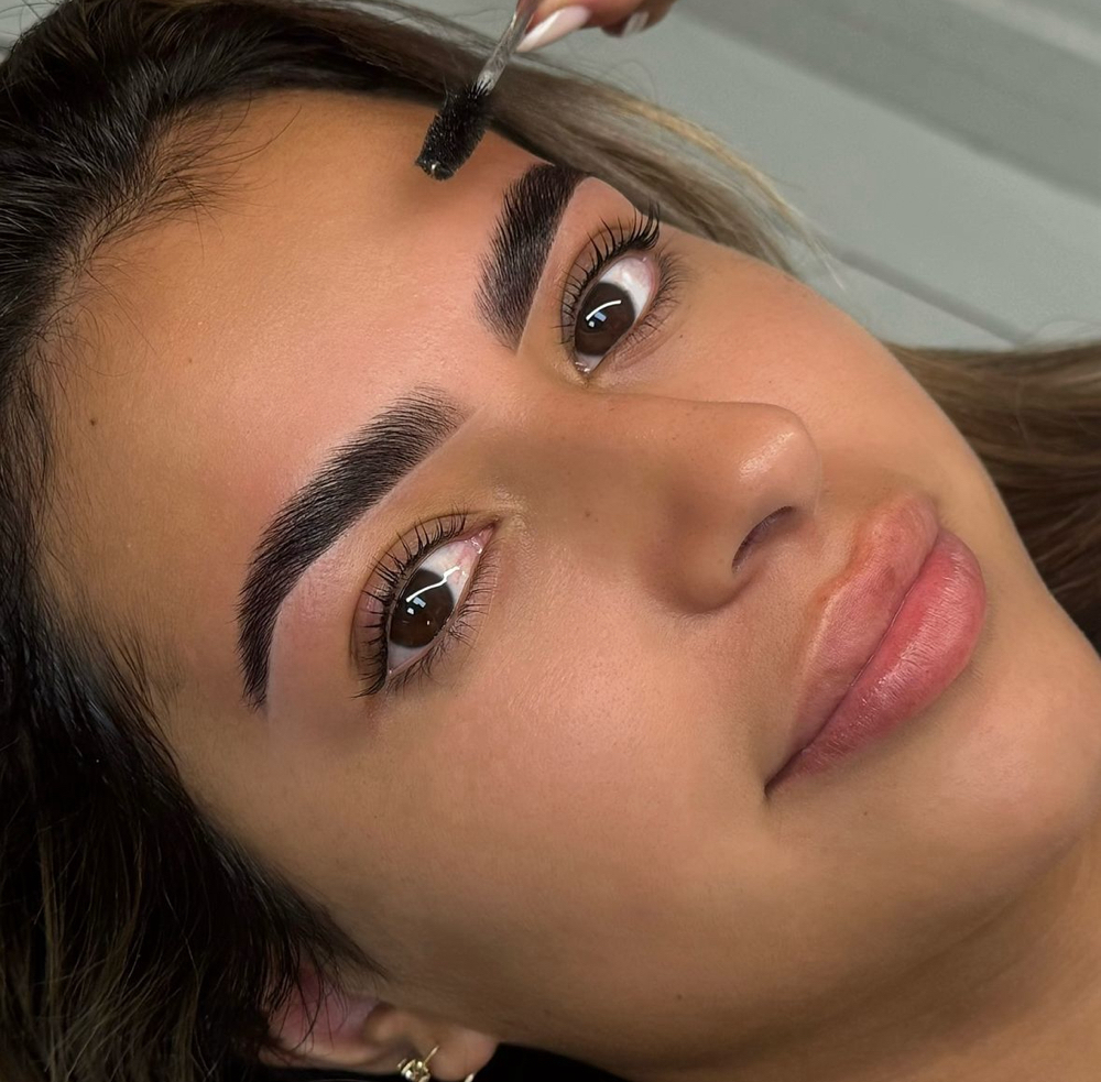 Brow Lamination with Wax & Tint