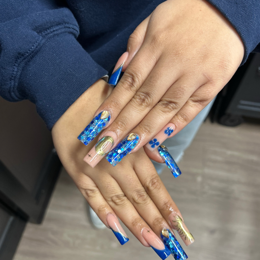 Acrylic Nails at D.ROSERVICES in Cudahy, CA