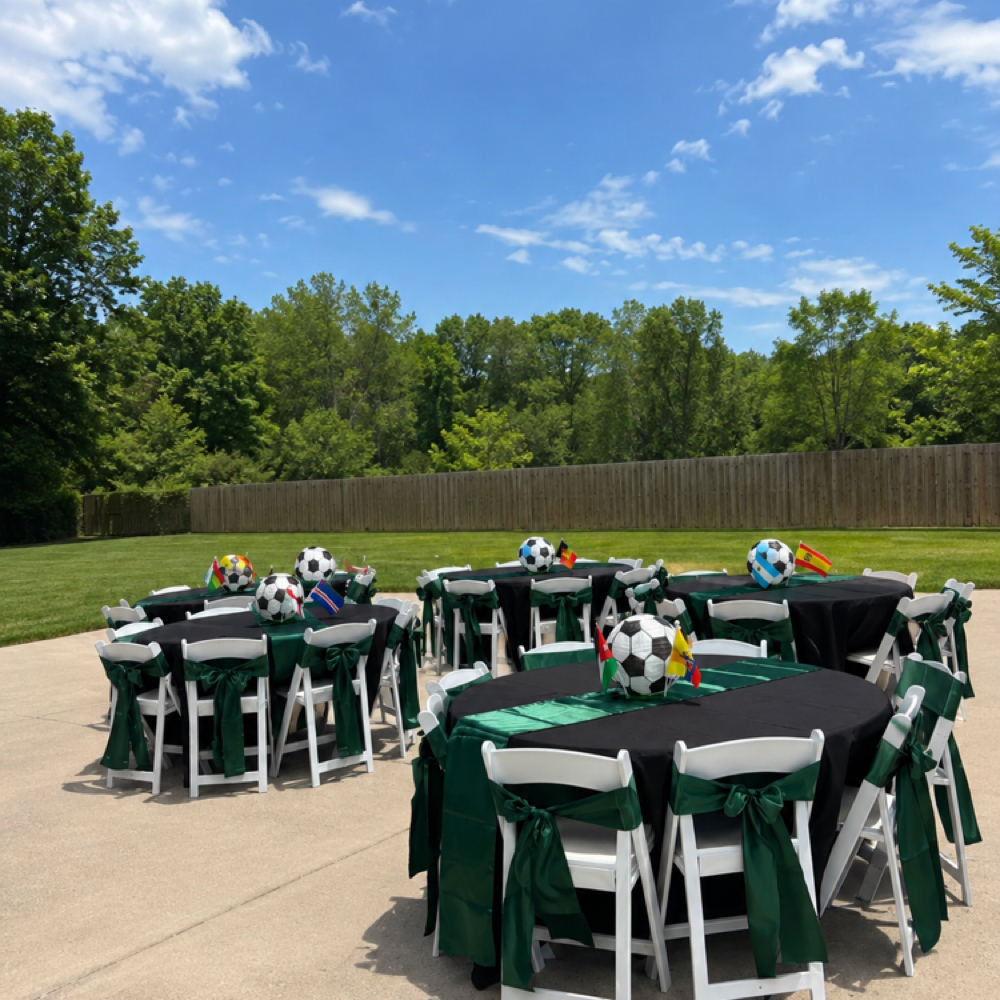 Resin Chair & Round Table Set at Tres Belleza Events in Oklahoma City, OK