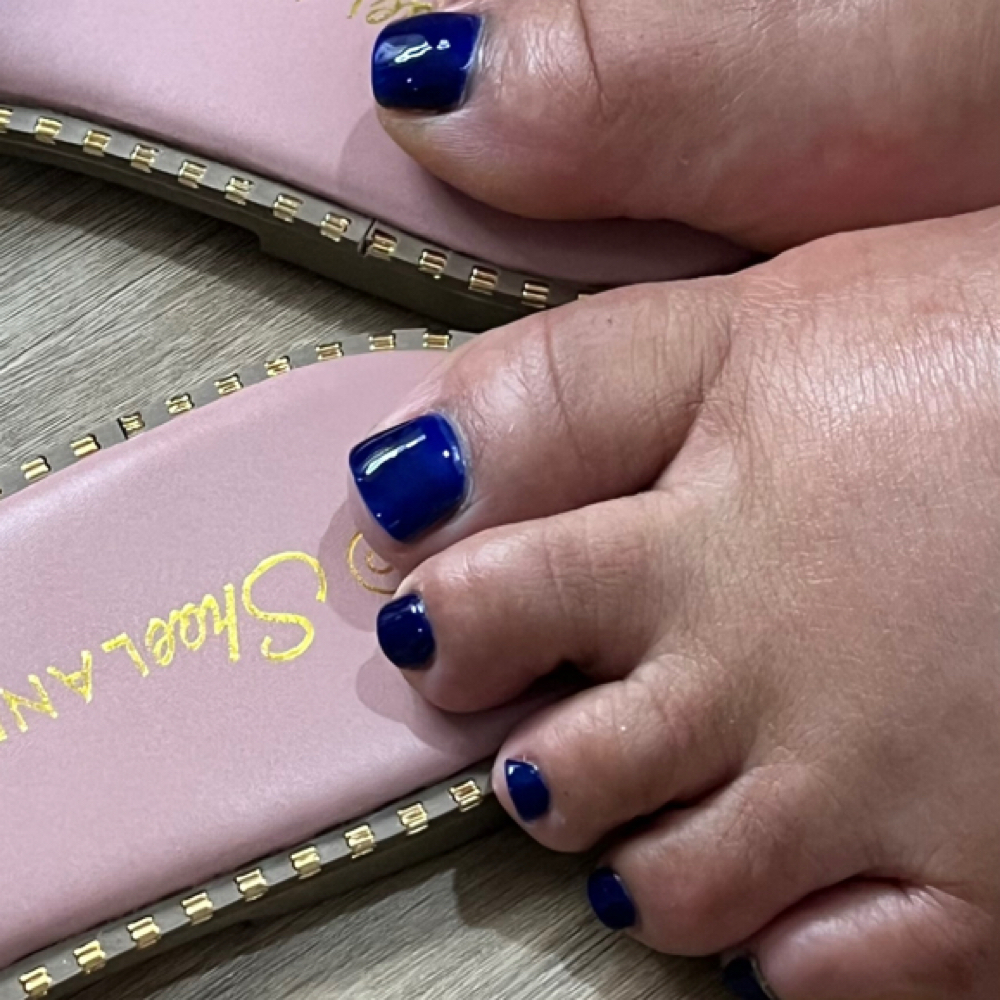 Lacquer Polish Pedicure at Victoria’s Nails 24 Hour Nail Services in Saint Louis, MO