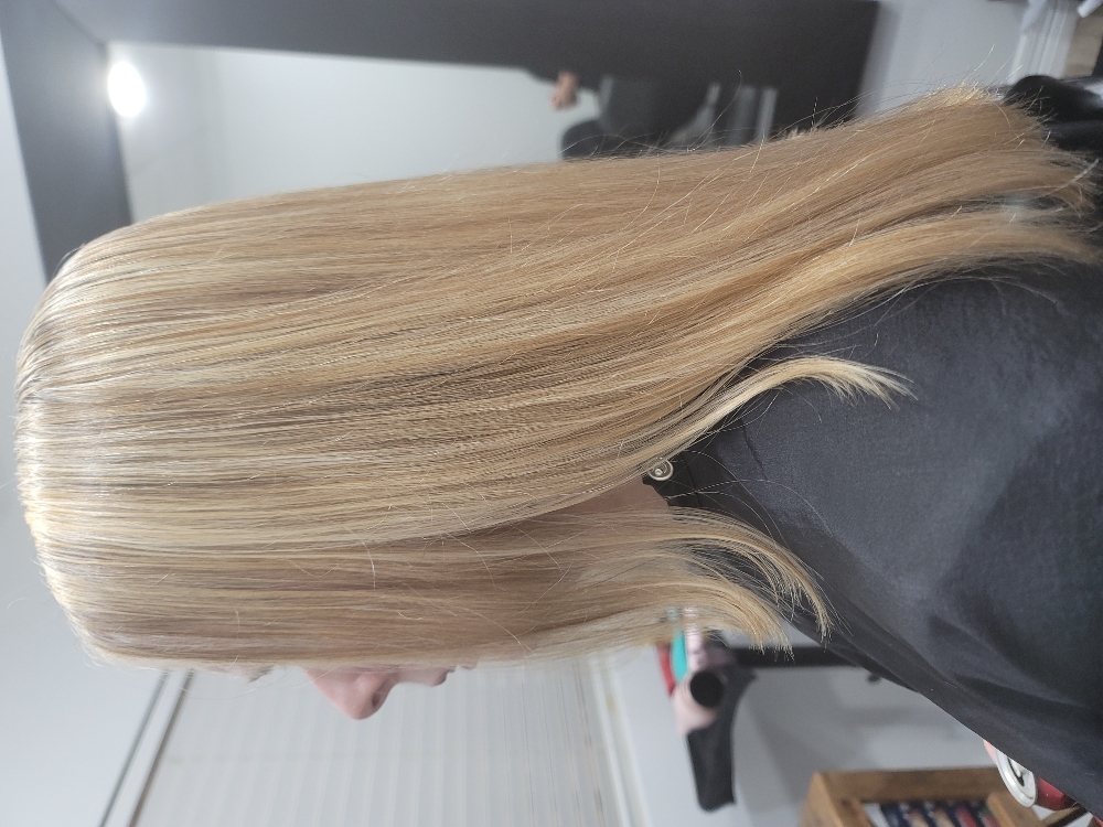 Full Head Highlights or Lowlights at EH Beauty Group LLC in Spring, TX