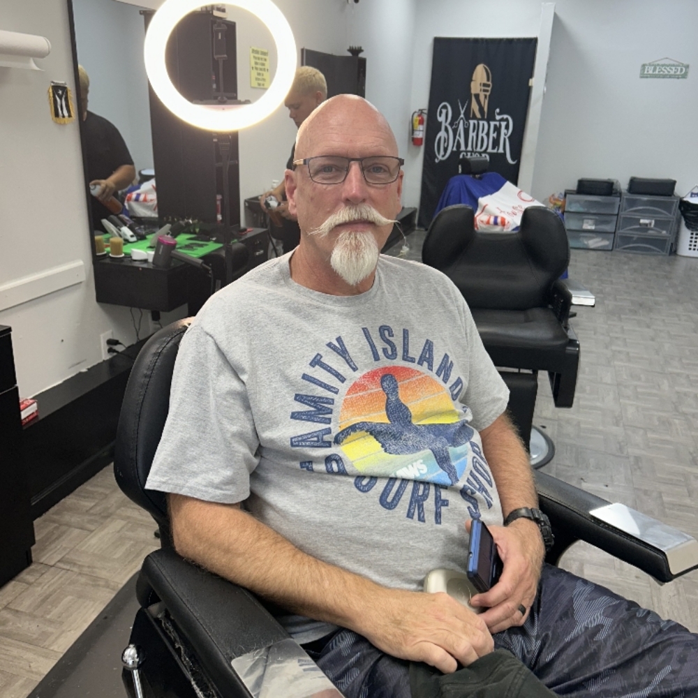 Hot Towel Shave/Razor at House of cuts in Thomasville, NC
