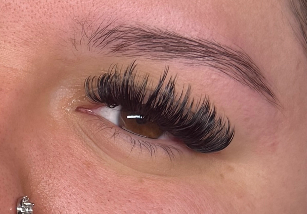 Wispy Volume Lashes