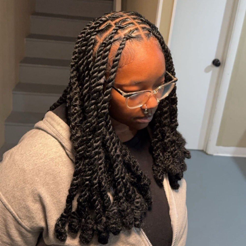 Invisible Locs at CharmeuseCo. in Sikeston, MO
