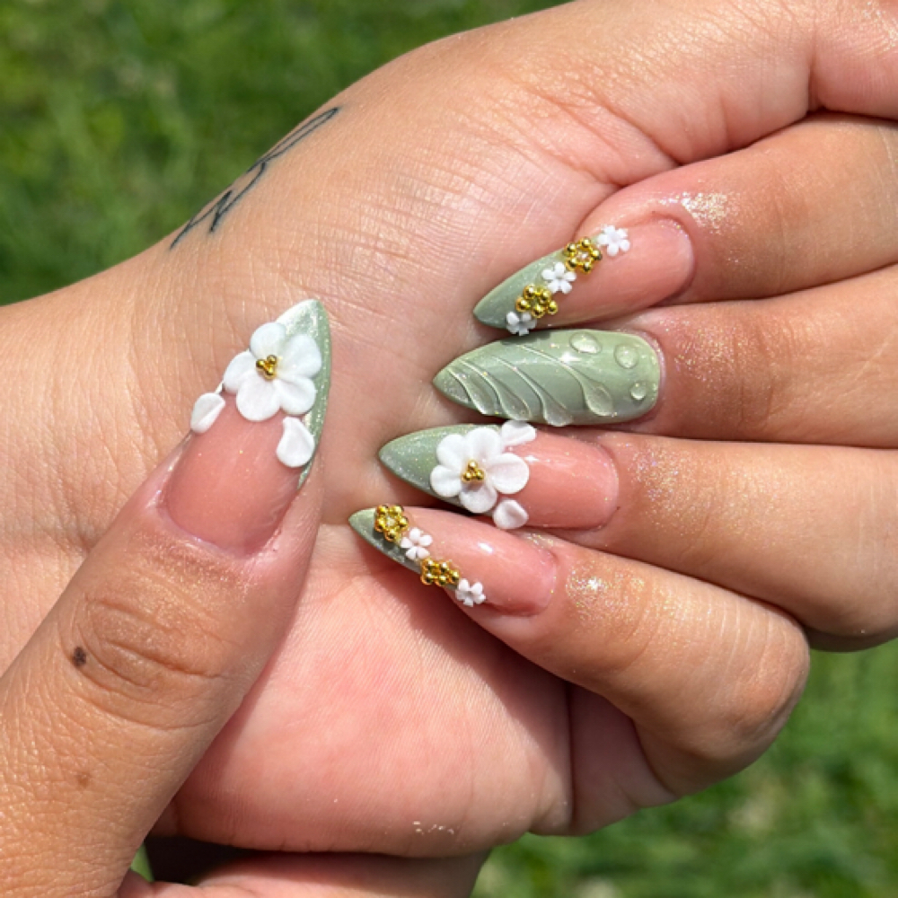 Medium Set at Dianita’s Nail Studio in Athens, AL