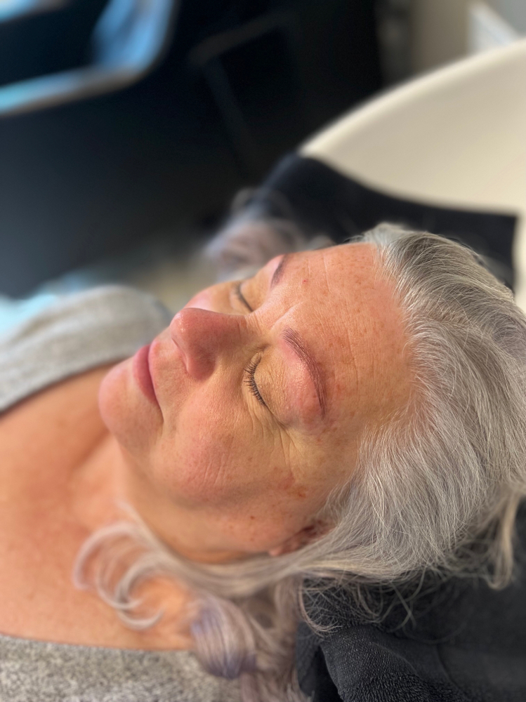 Brow Wax & Tint