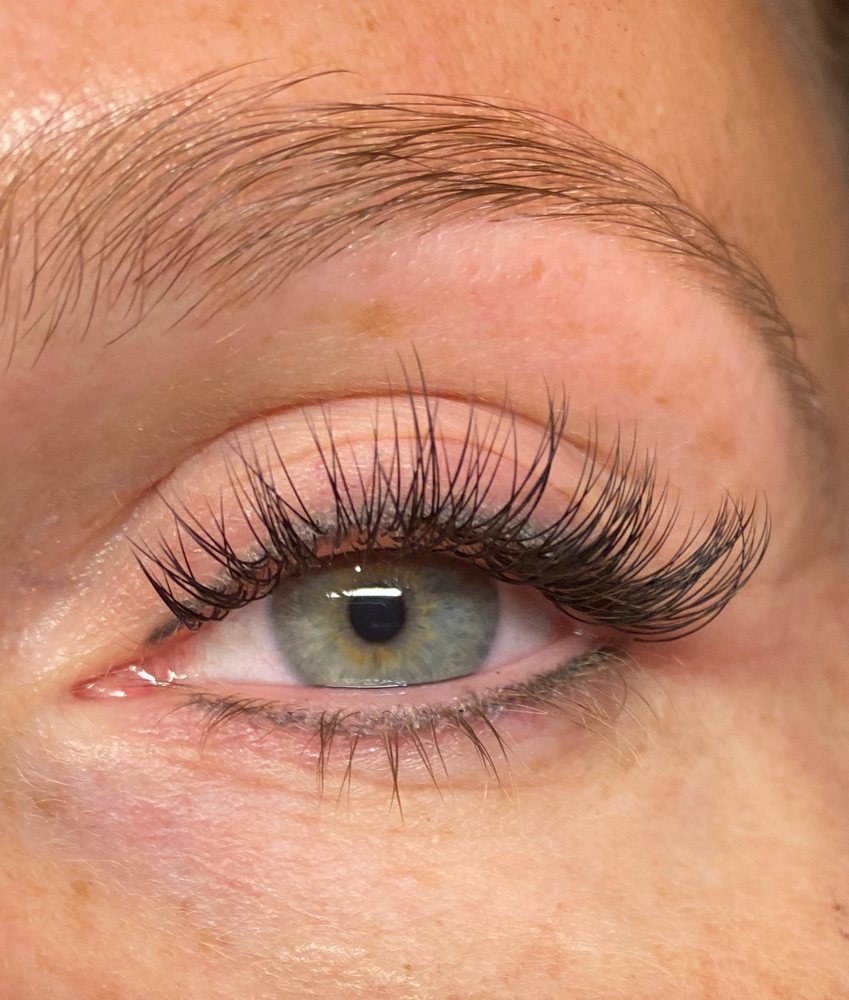 Classic Lash Extnesions