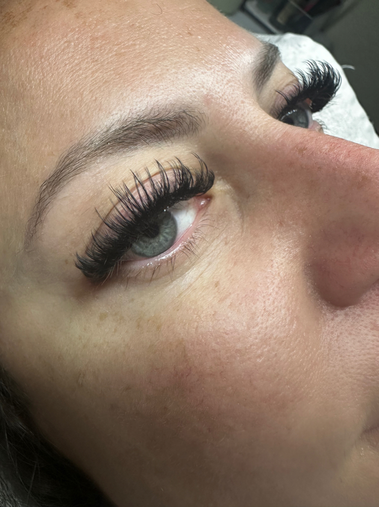 LASH EXTENSION REMOVAL