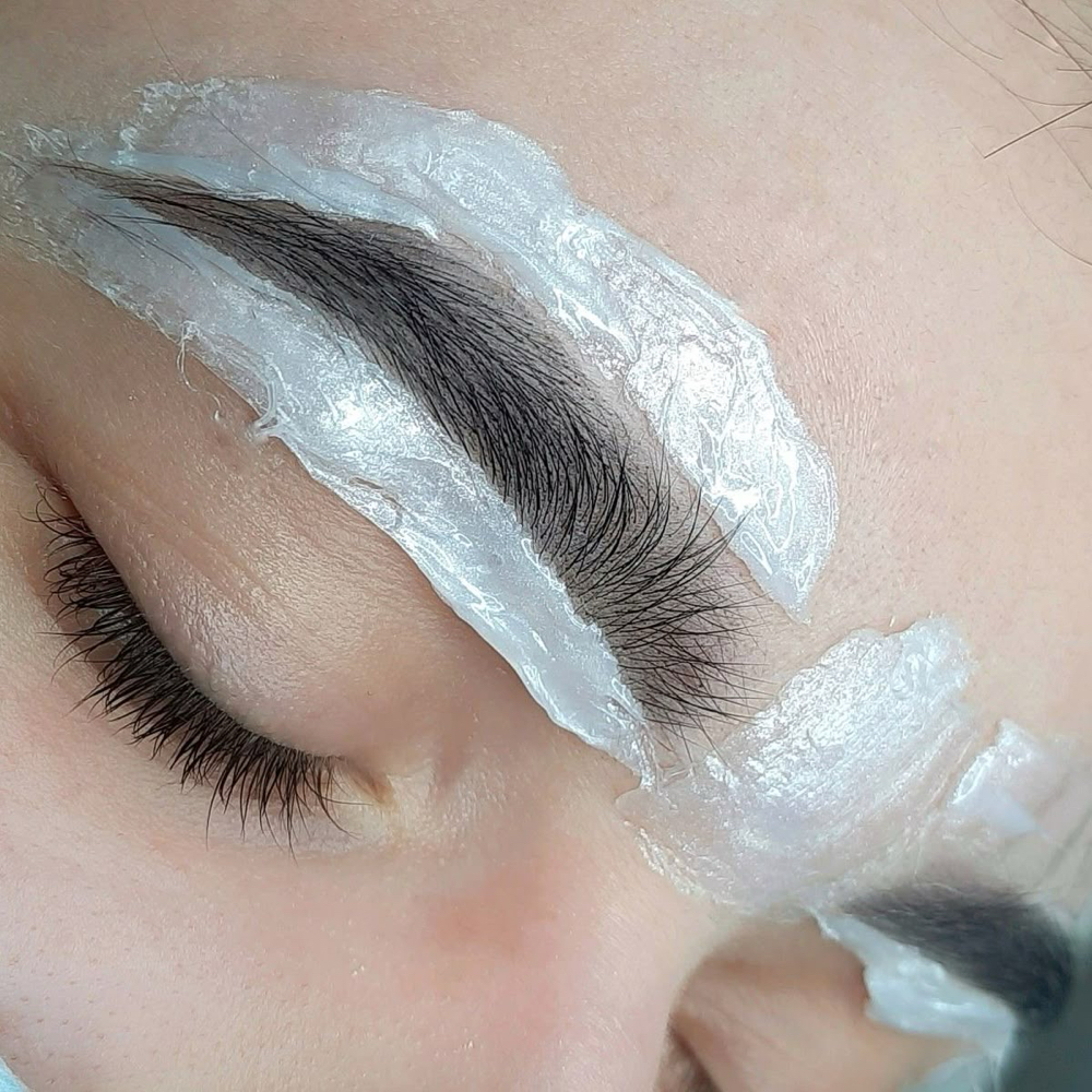 Eyebrow wax at L.E.N Beauty Studio in Round Lake Park, IL