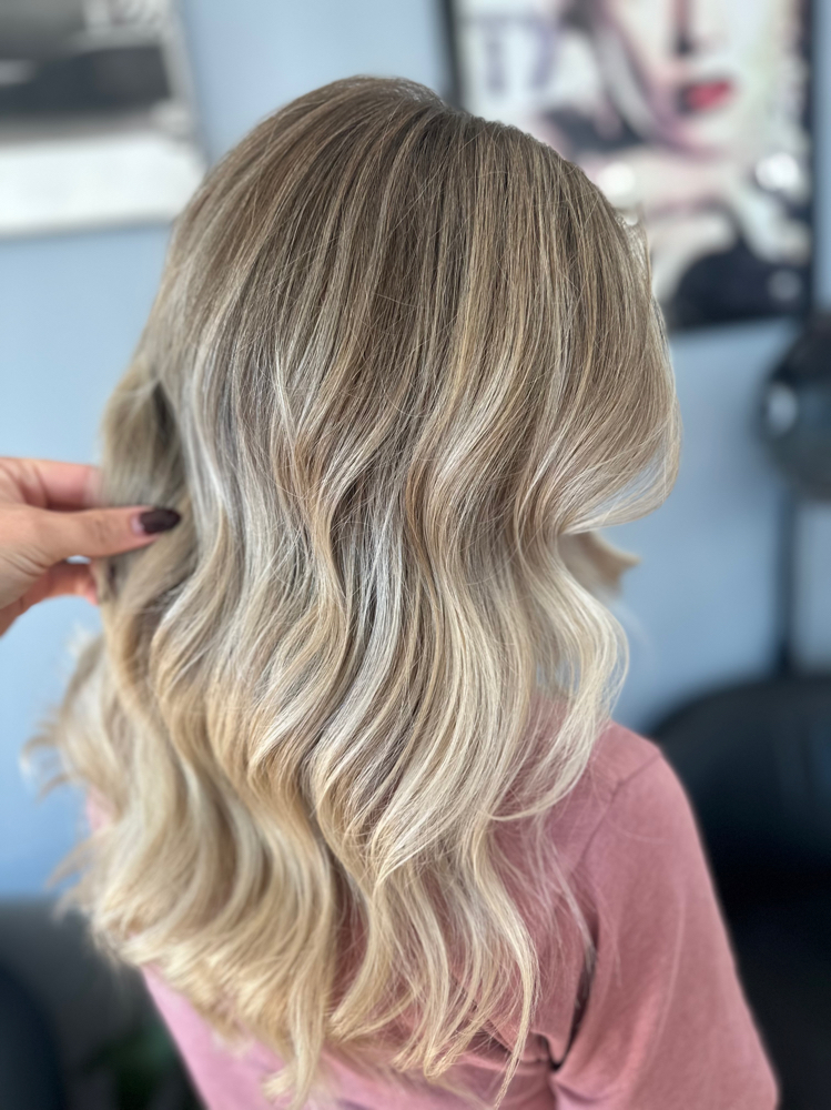 Maintenance Gloss & Trim at Alexandra Beville in Middleburg, FL