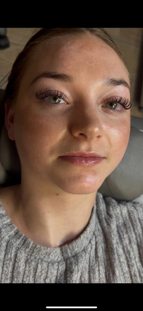 Wet Full Set at Devyne Esthetics in Louisville, KY