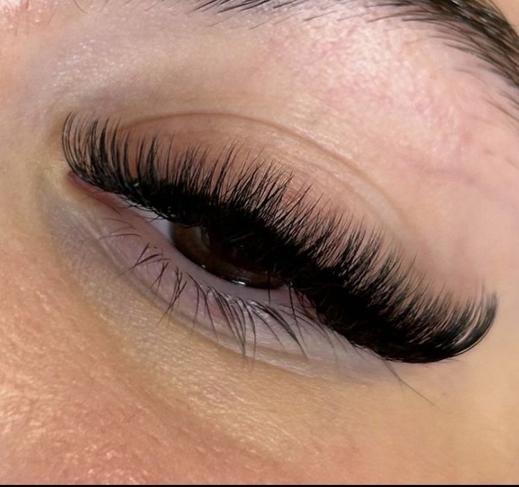 Hybrid Lash Fill at Tatiana Gomez