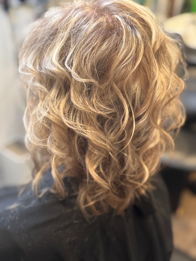 Root Touch Up W/ Highlights at The Mix Beauty Room in Washougal, WA