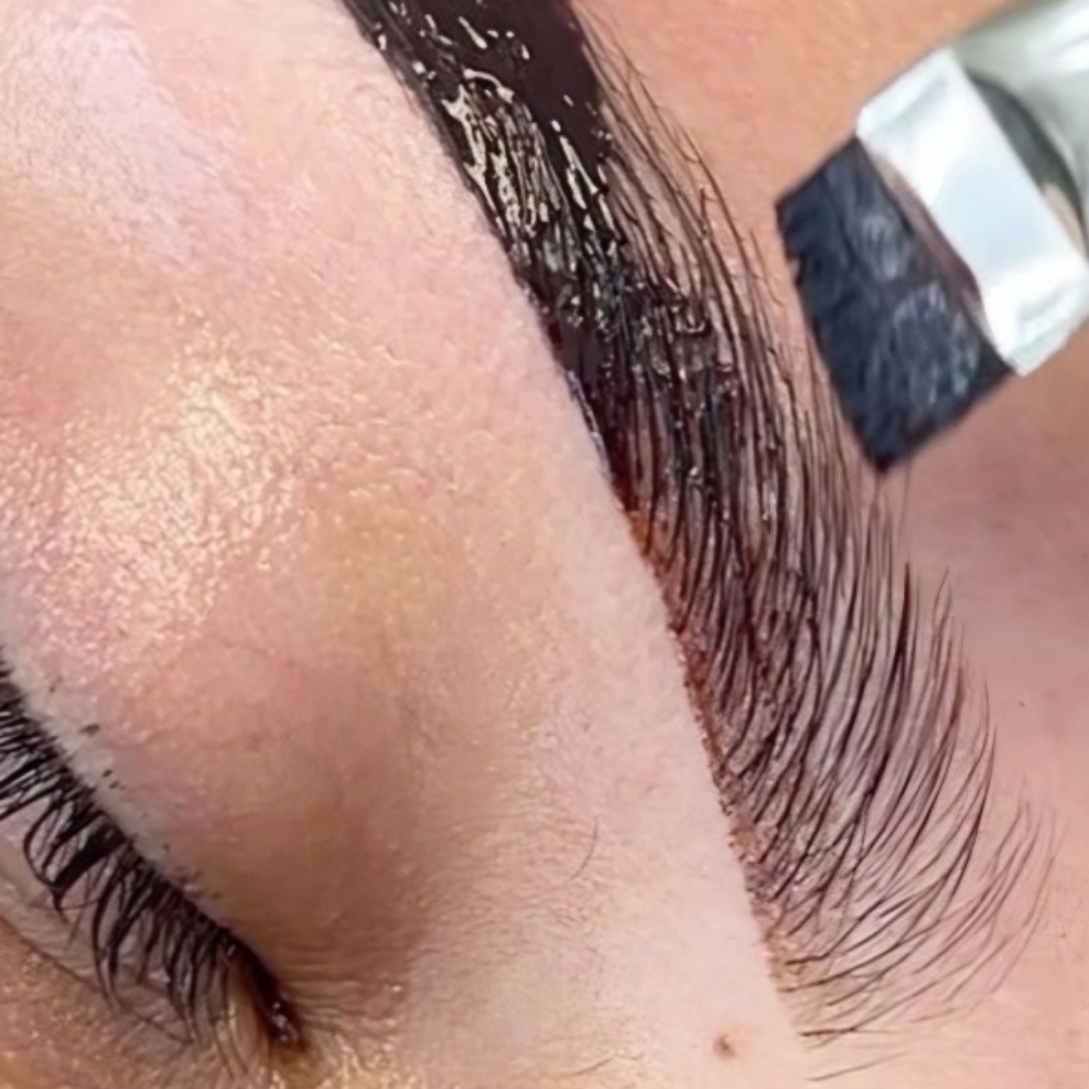 Brow Tinting at Entouch Day Spa  |   La Pine's Premier Facial Spa & Waxing Studio in La Pine, OR