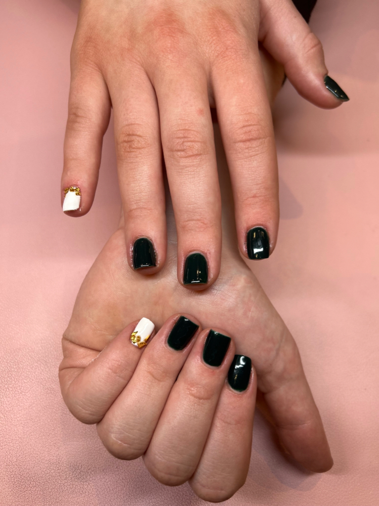 Gel Manicure at Turquoise nails in Capitan, NM