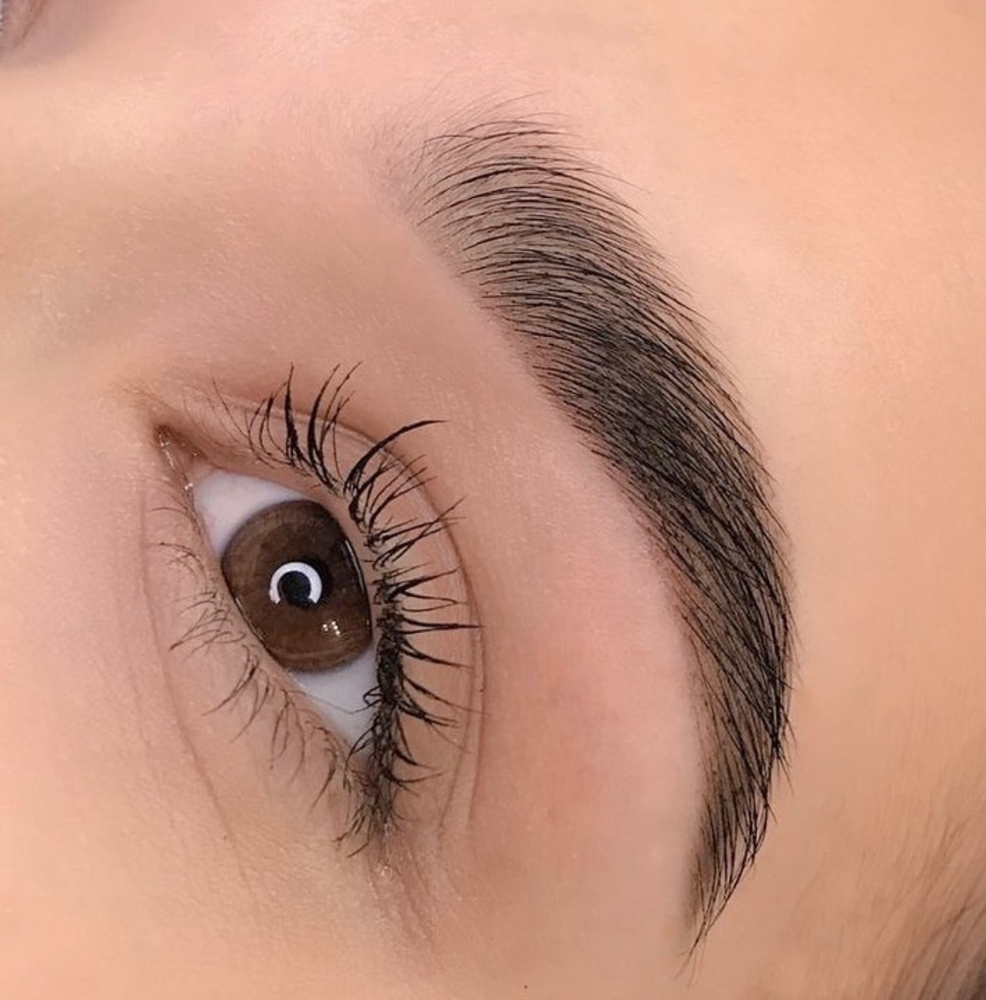 BROW SHAPING + HENNA