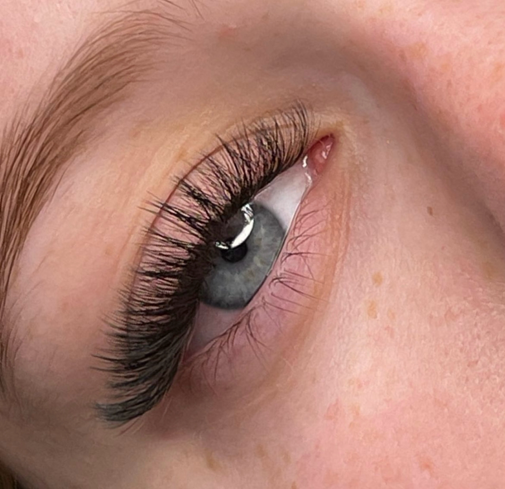 Fill Volume Lash Extension