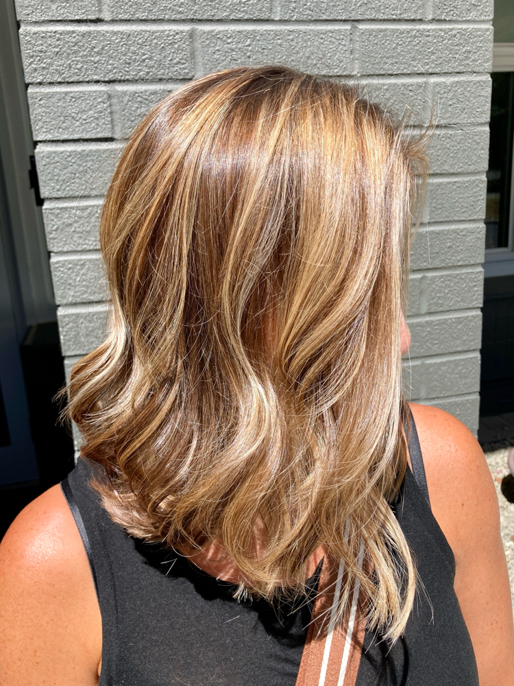 Custom Haircut, Blowout & Style