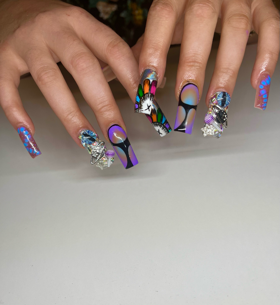 Hand Painted Nail Designs (Deluxe)