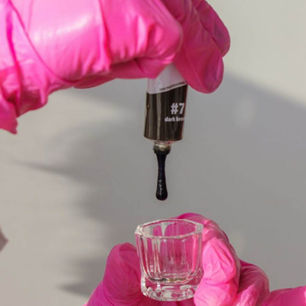 Wax & Henna/tint at Chicabeauty.bar in Louisville, KY