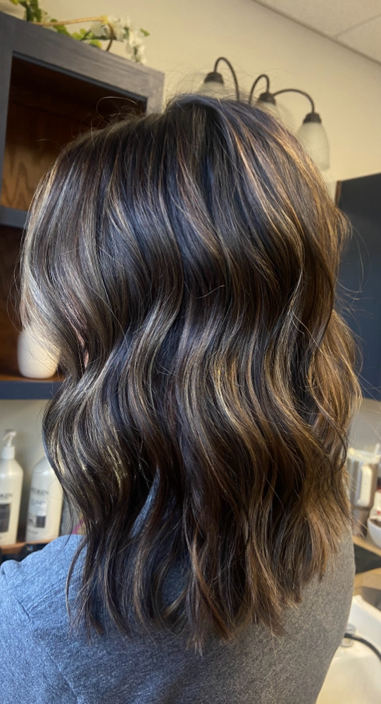 Shampoo, Blowout & Style