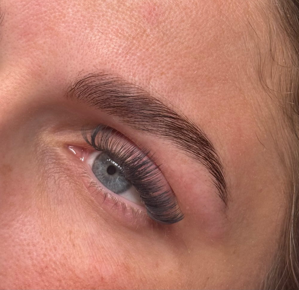 Brow Lamination & Tint