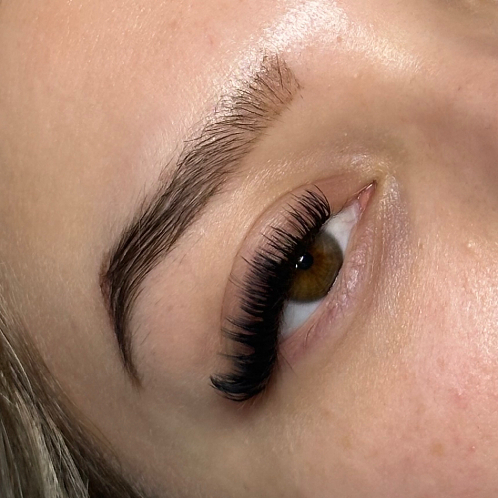 Hybrid Mini Fill (>2weeks) at eyelovelashstudio in San Antonio, TX