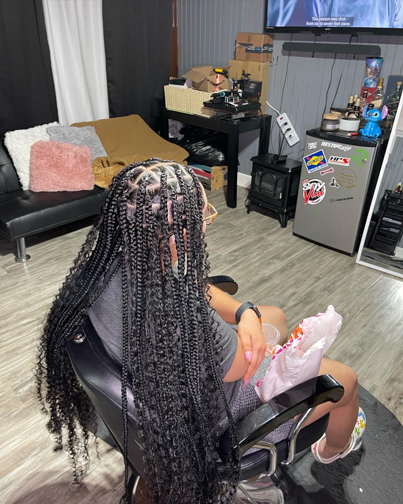 Medium Goddess Knotless Box Braids