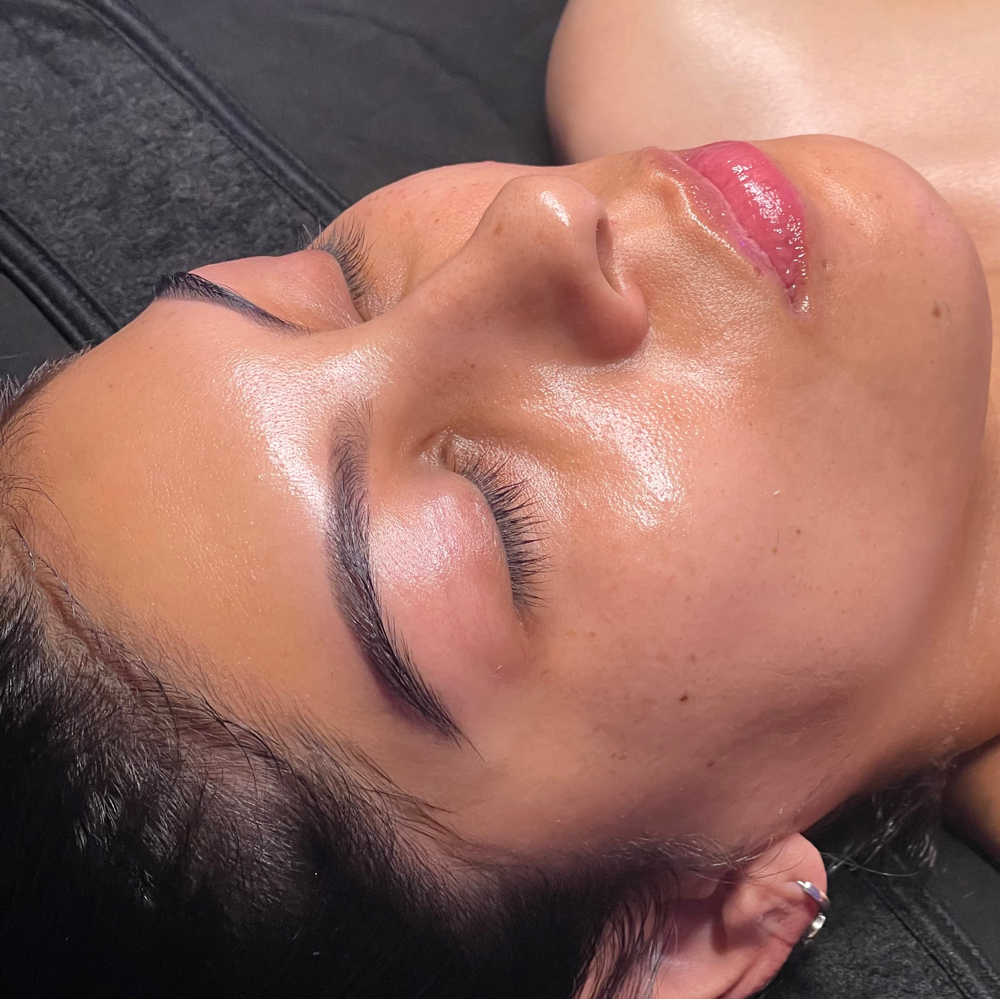 GLASS SKIN Facial