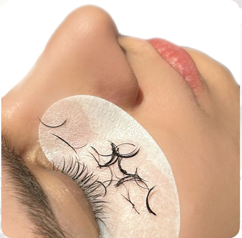 Lash Removal at Pure Aura in Higginsville, MO