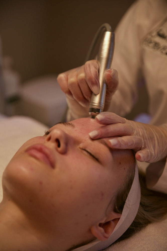 DermeLuxx HydroDermabrasion